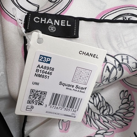 NEW Chanel 23P Puppy Dog CC Heart Charm 60 Square Silk Scarf Pink White Beige - Picture 6 of 9